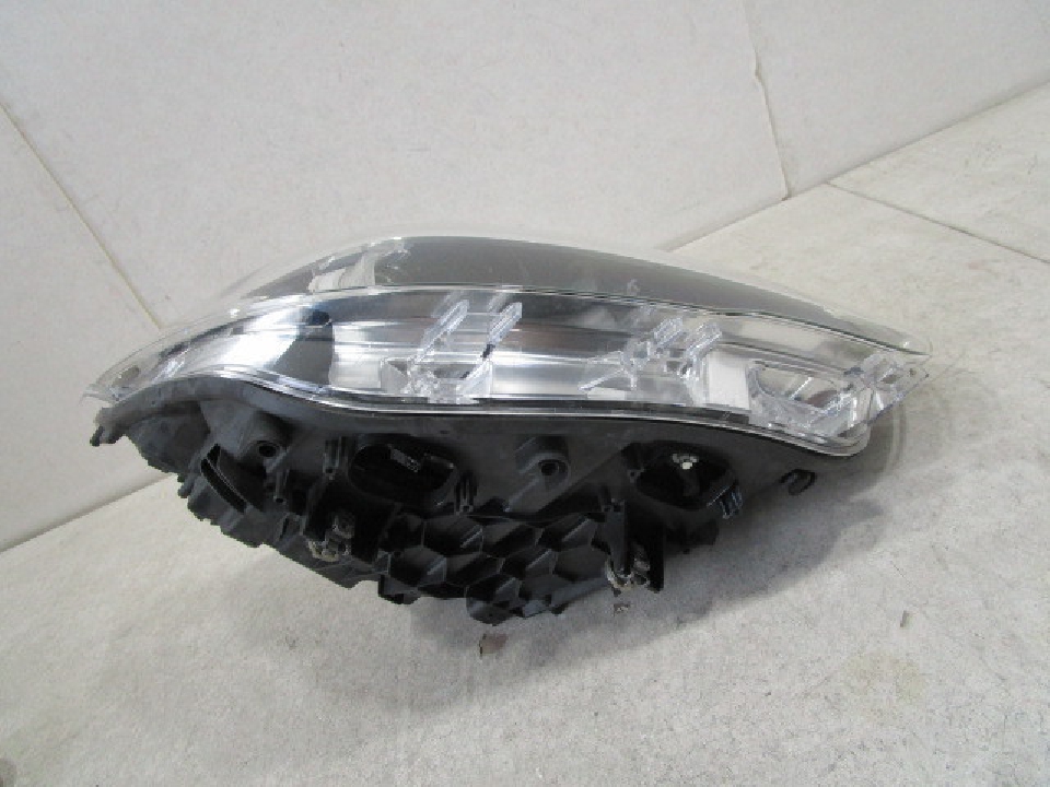 ชุดไฟหน้าขวา LED ของแท้ BMW Series 1 F20 / F21 LCI