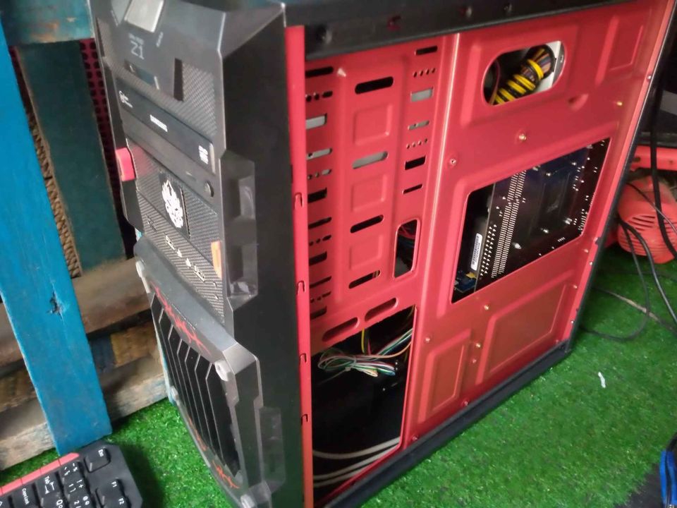 ขายคอมเล่นเกมส core I3เจน4พร้อมจอled19นิ้วสภาพนางฟ้า