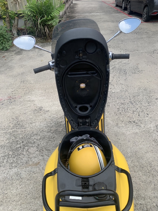 Vespa Sprint 150 i-get abs limited edition เหลืองด้านสีจากศูนย์ ปี2018