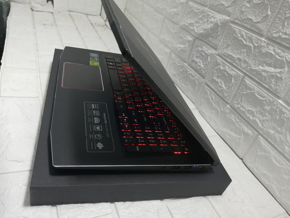 Acer Predator Helios300