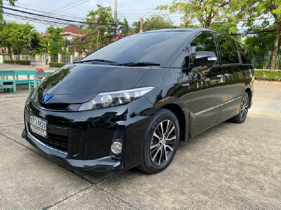 Toyota  Estima ปี 2013