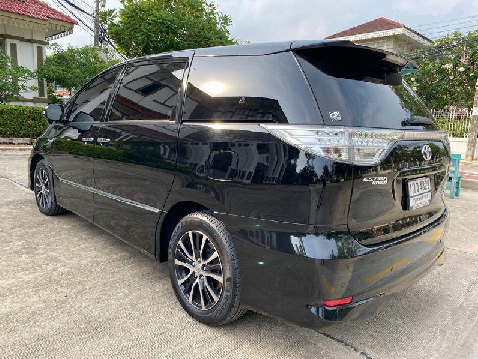 Toyota  Estima ปี 2013