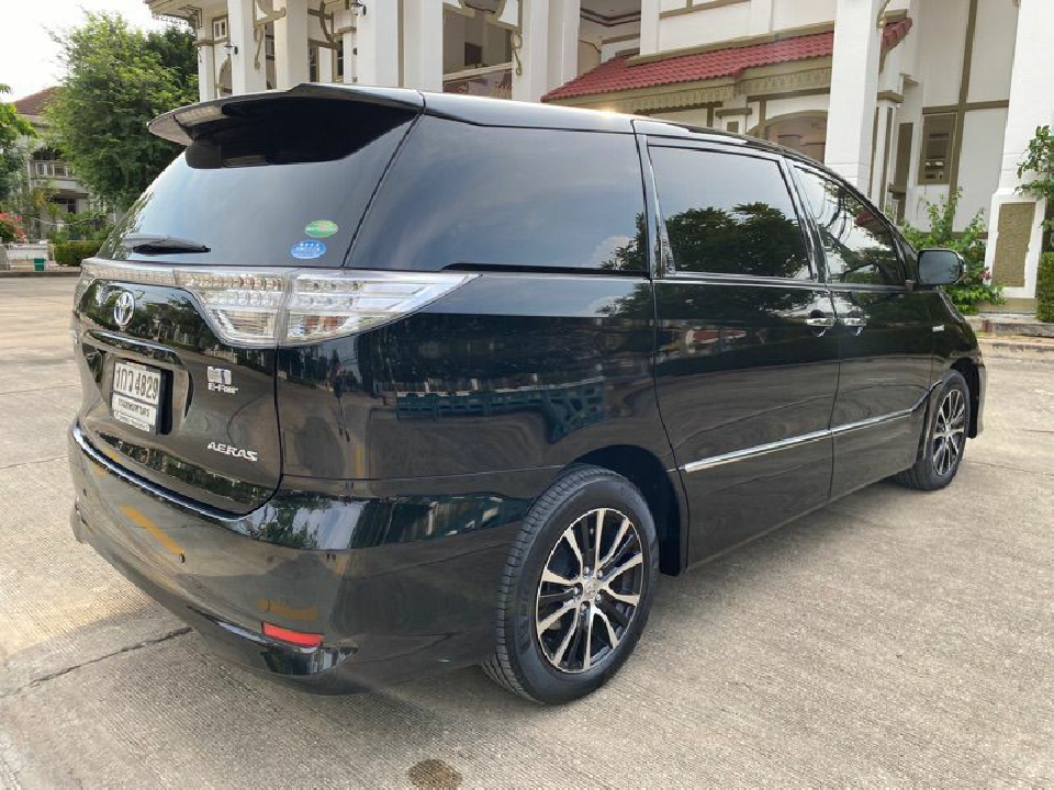 Toyota  Estima ปี 2013