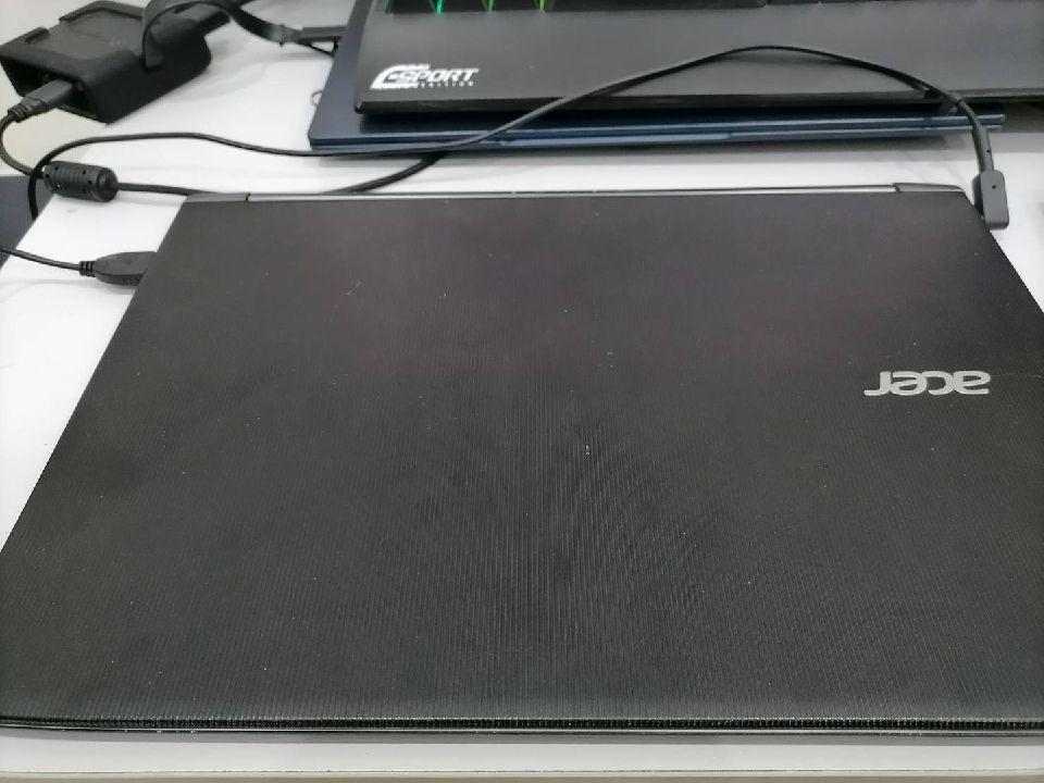 Acer SF514-51 series japan บางเบา