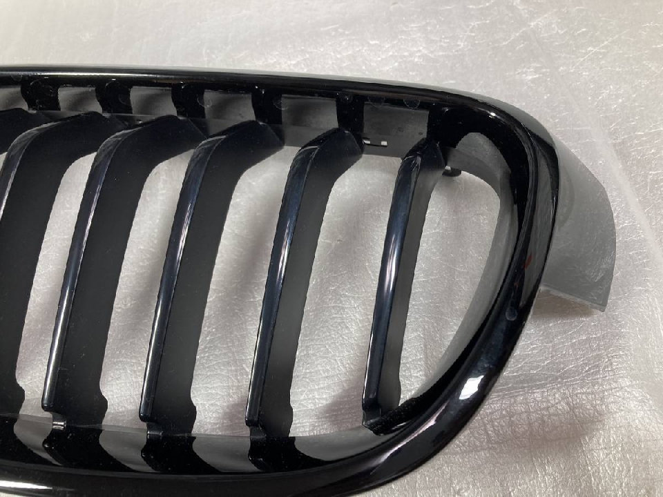 กระจังหน้าแท้   BMW F30 F31 3 Series Touring M Performance Black Kidney Grill