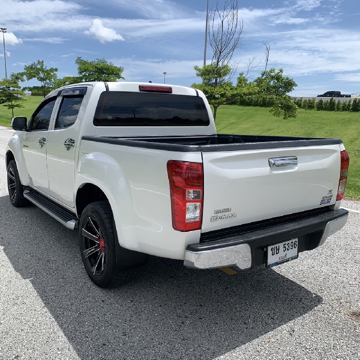 ISUZU D-Max Hi-Lander 4ประตู 1.9 Ddi Z DVD 2016