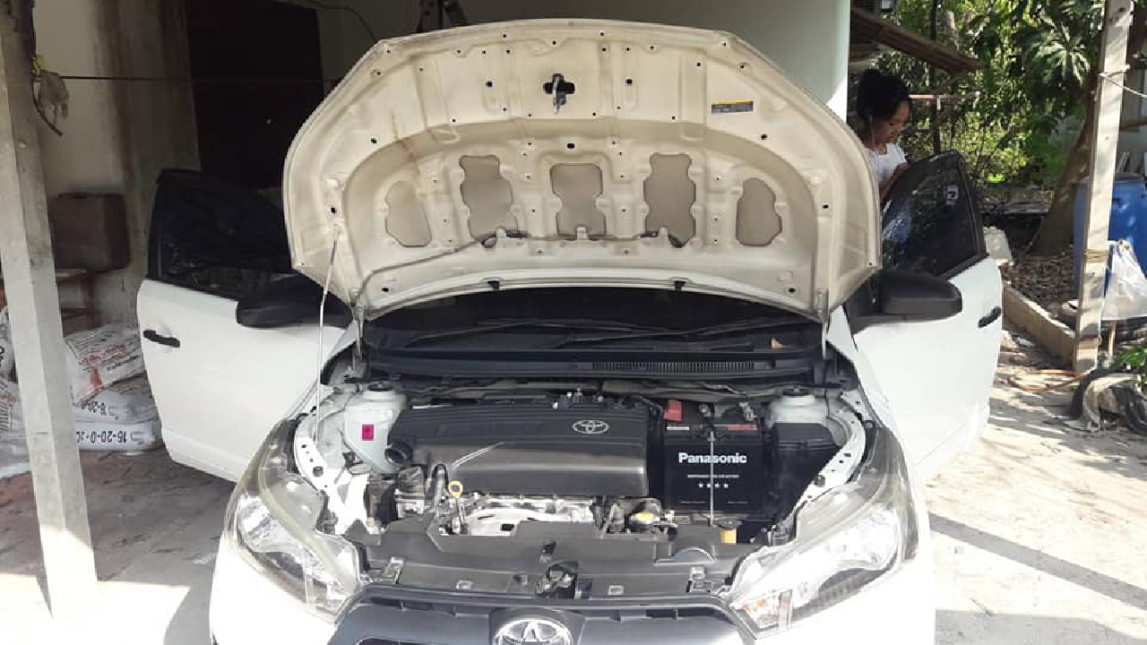 toyota yaris 
 J 2014