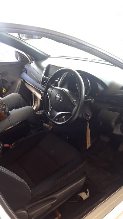 toyota yaris 
 J 2014