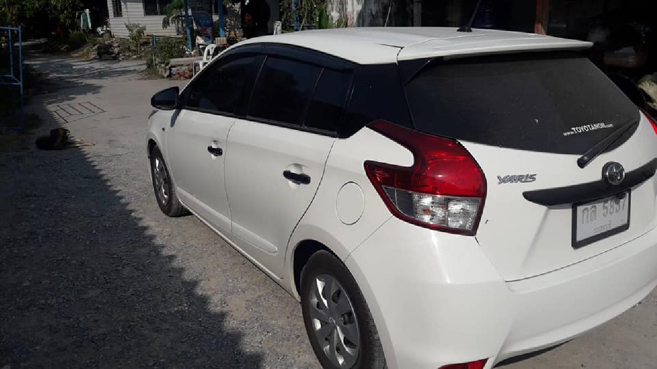 toyota yaris 
 J 2014