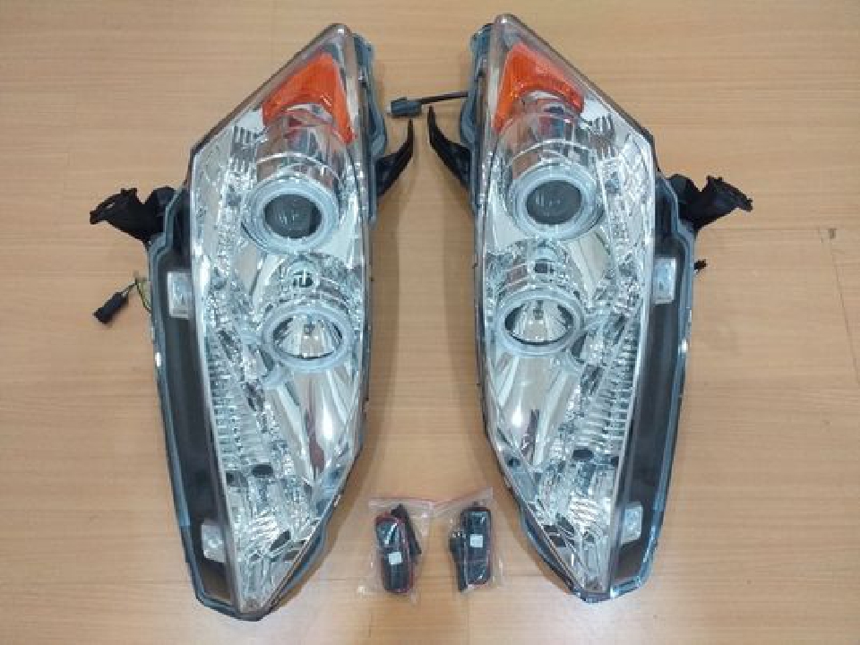 ไฟหน้าแต่ง Honda Freed LED+ Projector Lens สินค้ามือ1