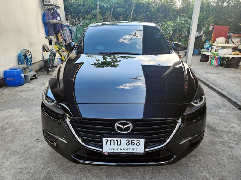 MAZDA 3 2.0 S 5Dr ปี2017จด18 มือเดียว น็อตไม่ขยับ ตัวถังสีเดิมทุกชิ้น Kดีฟรีดาวน์ สดลดได้ ไม่มีVAT