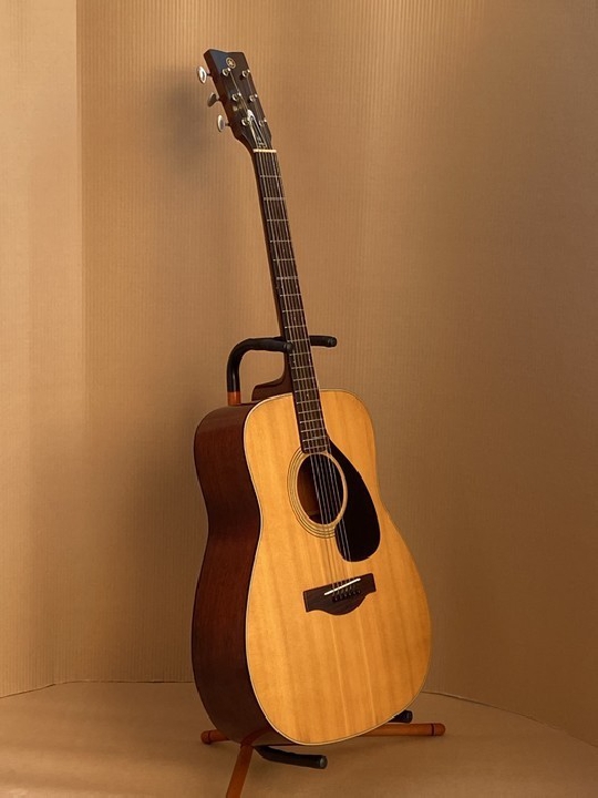 หายากเครื่องดนตรี สวย ๆ 1972 ป้ายแดง YAMAHA กีต้าร์โปร่ง Yamaha FG-180