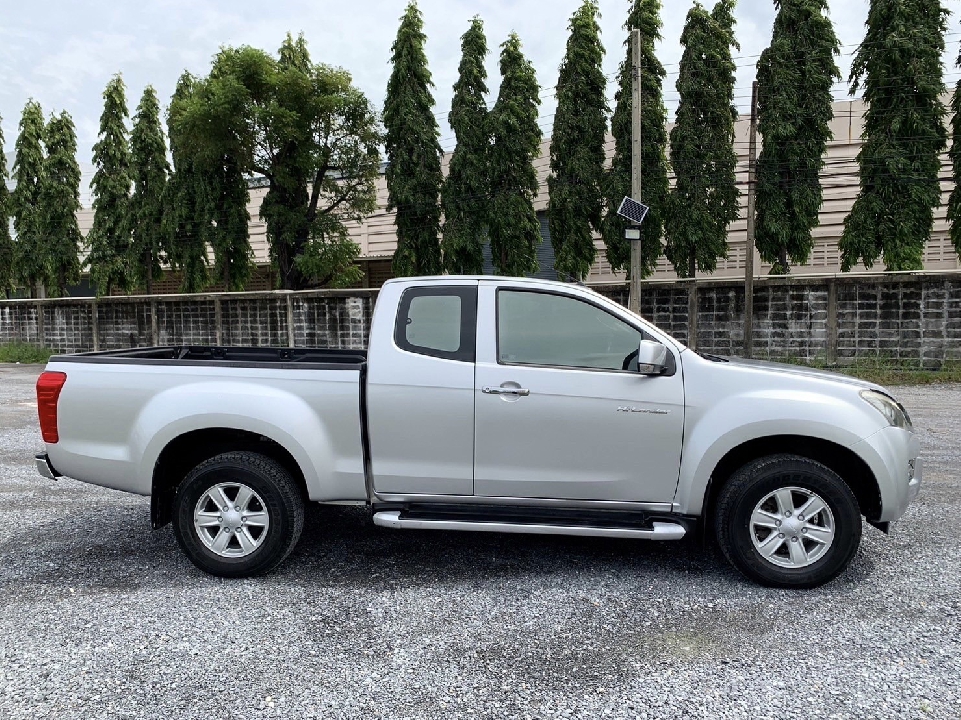 ISUZU ALL NEW D-MAX CAB 2.5 Hi-lander Z เกียร์​ออ​โต้ ปี2015