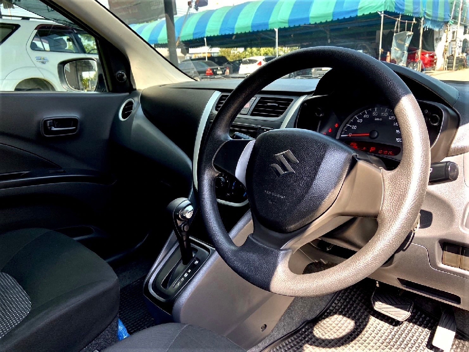 Suzuki Celerio GL 1.0 L เกียร์ออโต้ ปี2016 สีขาว