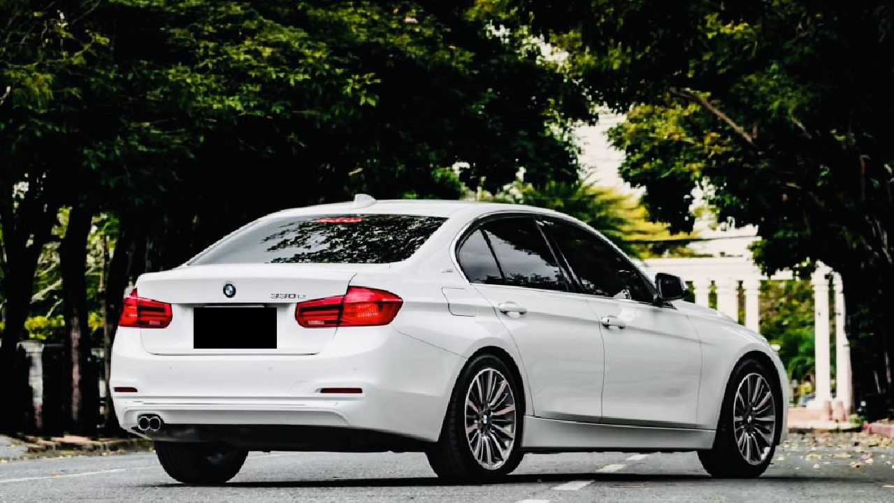 BMW F30 330e