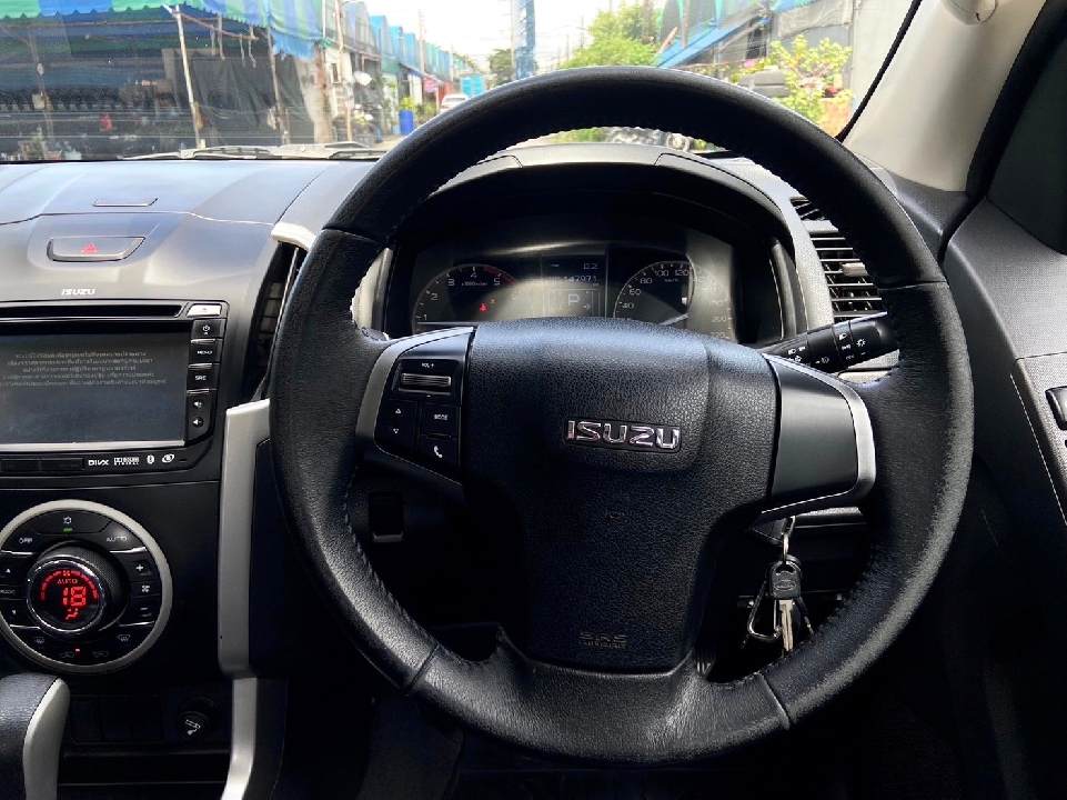 ISUZU ALL NEW D-MAX CAB4 2.5 Hi-lander VGS Z-Prestige NAVI เกียร์​ออ​โต้ ปี2014