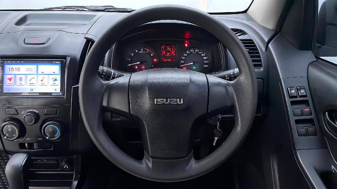 ขายรถมือสอง 2016 Isuzu Mu-X 1.9 Cd 2Wd ไมล์ 187,799 Km. รับประกัน 1 ปี เครดิตดี ฟรีดาวน์092-920-9777