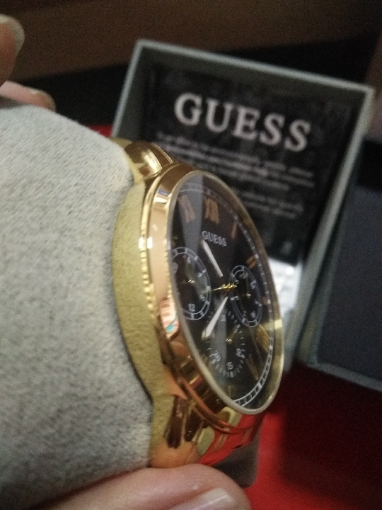 นาฬิกา guess แท้ สีทอง