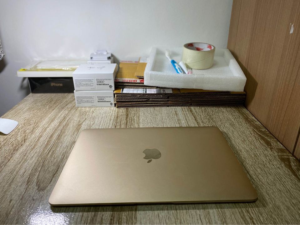 MacBook 12”