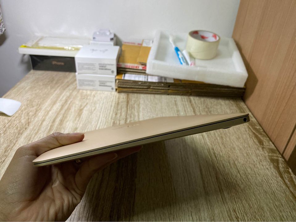 MacBook 12”