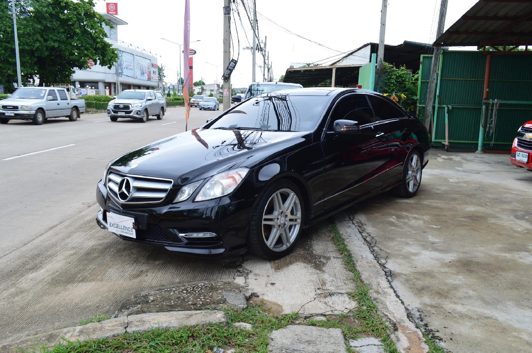 E200 coupe AMG 2013 แค่เก้าแสนกว่าบาทก็ได้เป็นเจ้าของแล้ว