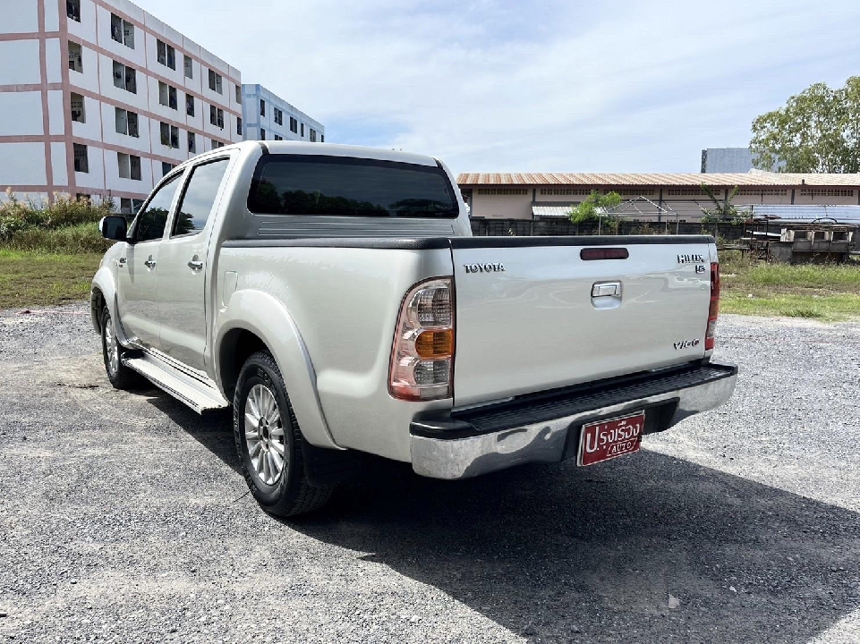 Toyota Hilux Vigo 3.0 G เกียร์ออโต้ ปี05 สีเทา