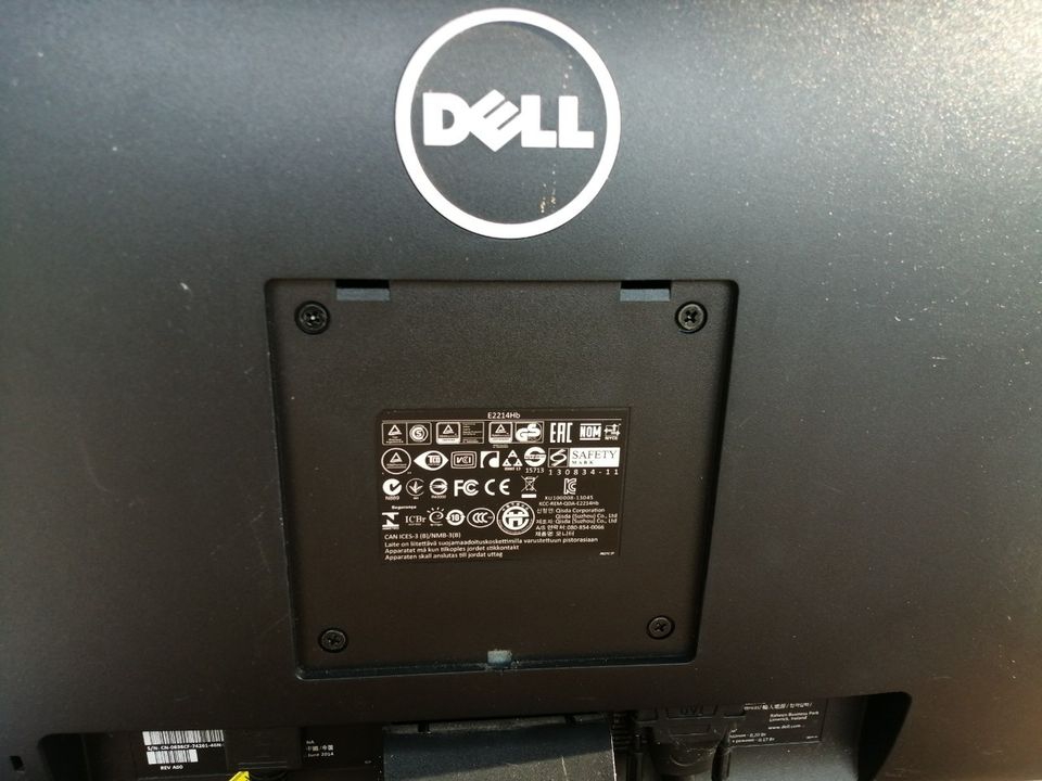 จอ LED 22" DELL รุ่น E2214H จอใหญ่ๆ สภาพสวยกิ๊บ