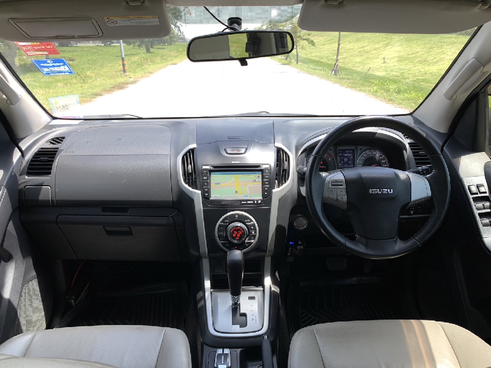 ISUZU MU-X 3.0 VGS DVD Navi 2014