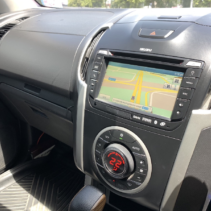 ISUZU MU-X 3.0 VGS DVD Navi 2014