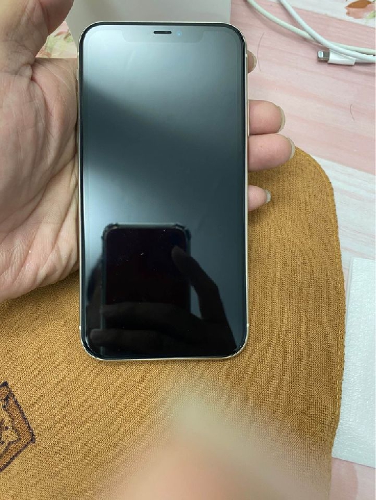 iPhone 11 64g สีขาว