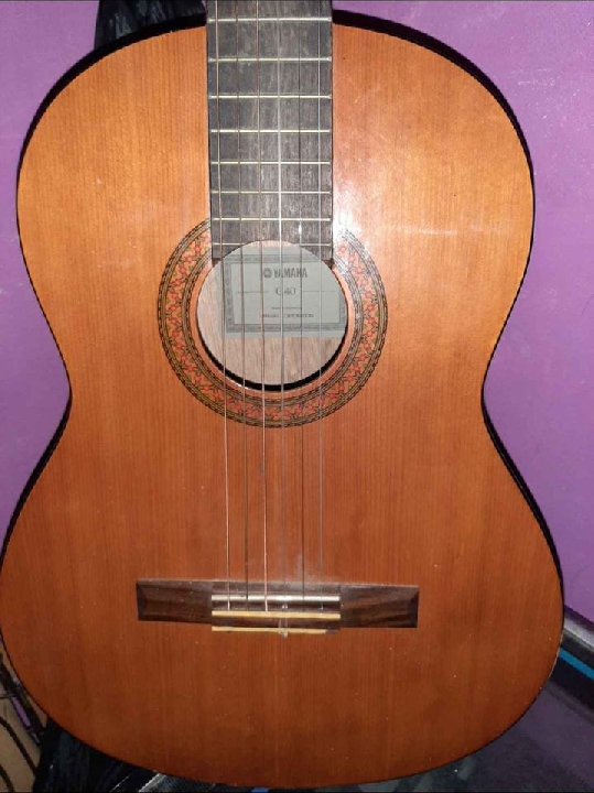 กีต้าโปร่ง YAMAHA C40