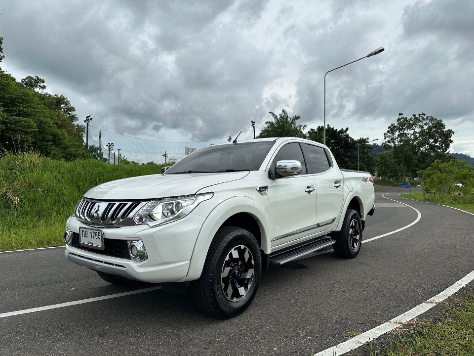 MITSUBISHI TRITON DOUBLE CAB 2.4 MIVEC GLS LTD 4WD AT  2016