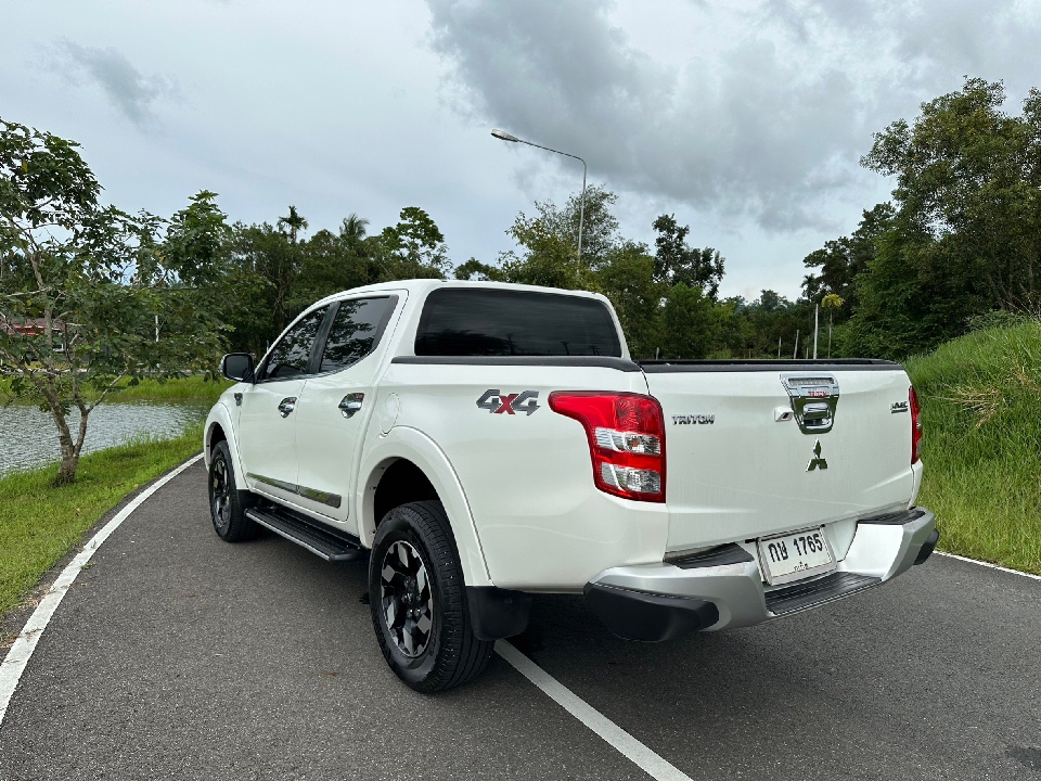 MITSUBISHI TRITON DOUBLE CAB 2.4 MIVEC GLS LTD 4WD AT  2016