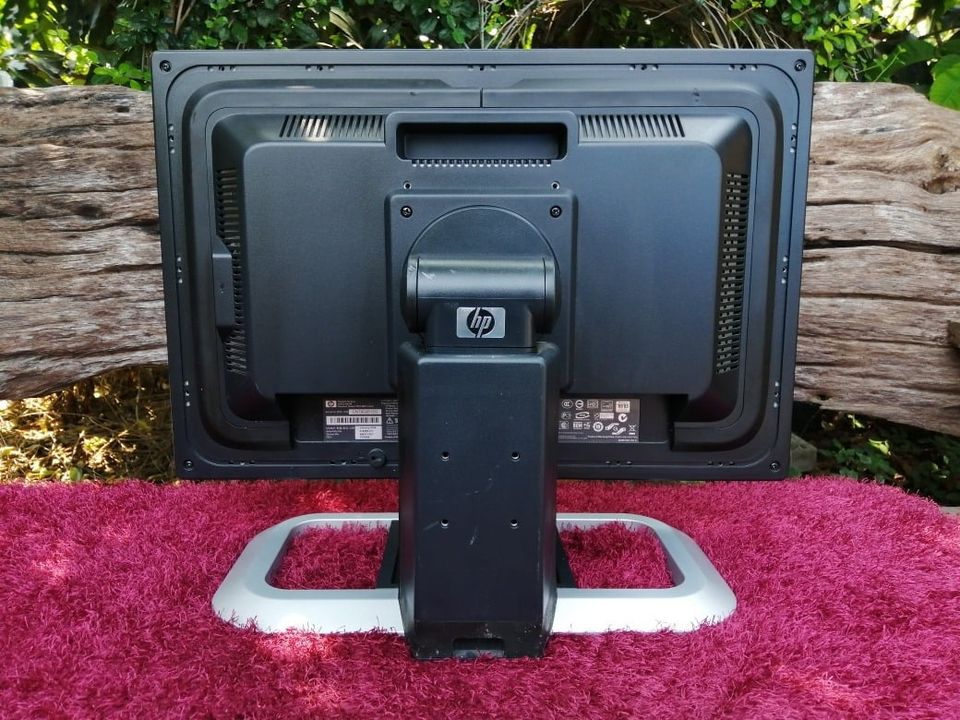 จอ​มอนิเตอร์​ Hp l2045w