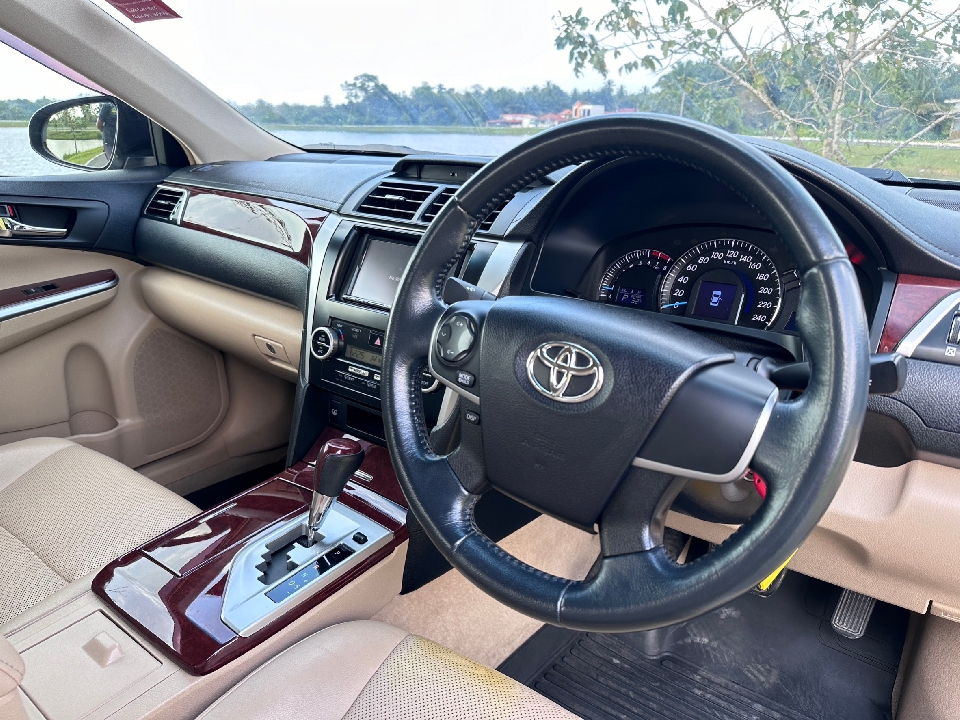 TOYOTA CAMRY 2.0 G AT 2013