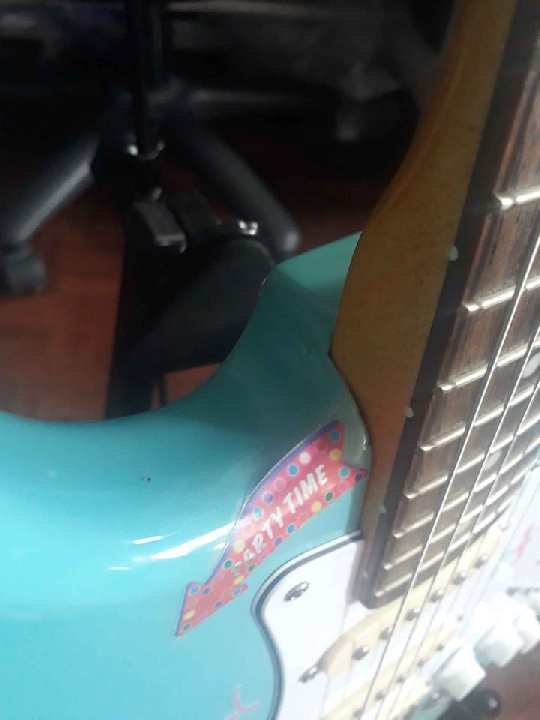 squier bullet strat daphne blue
