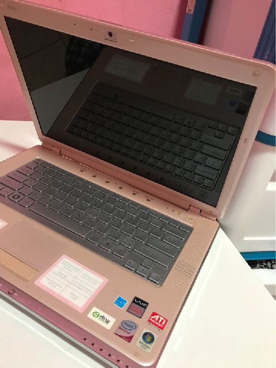 โน้ตบุ๊ค Sony VGN-cr35s สวยๆ