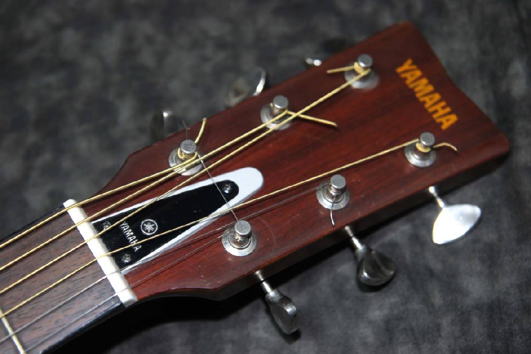 กีตาร์ Yamaha Red Label Top Single Plate Acoustic Guitar [FG-512SJ]