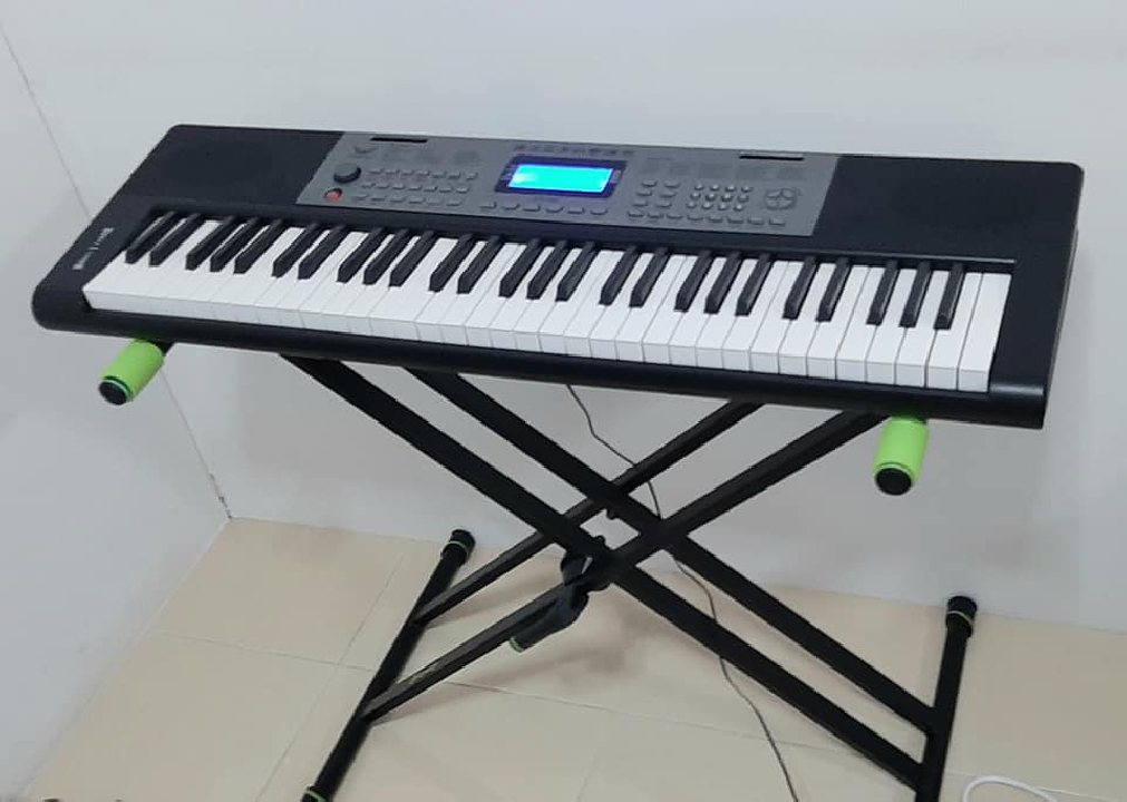 คีย์บอร์ดดนตรี XTS-690 สภาพใหม่