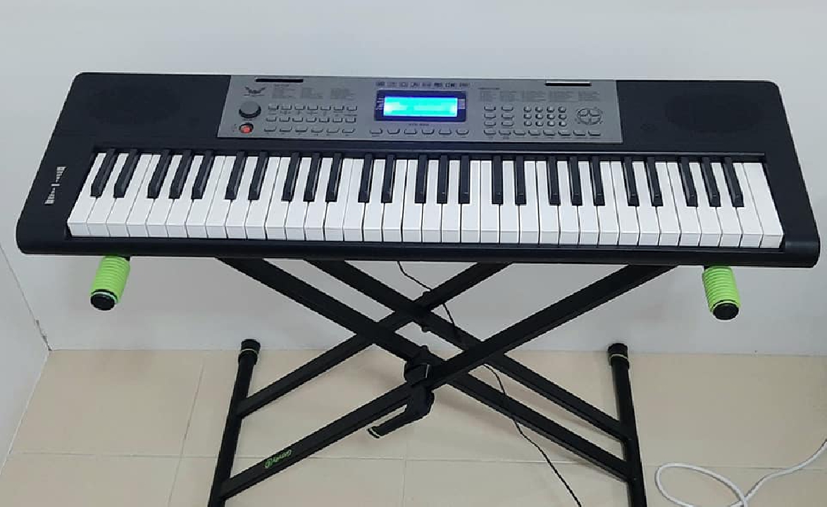 คีย์บอร์ดดนตรี XTS-690 สภาพใหม่