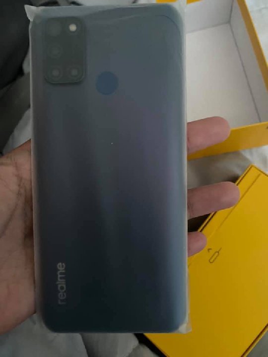 Realme c17