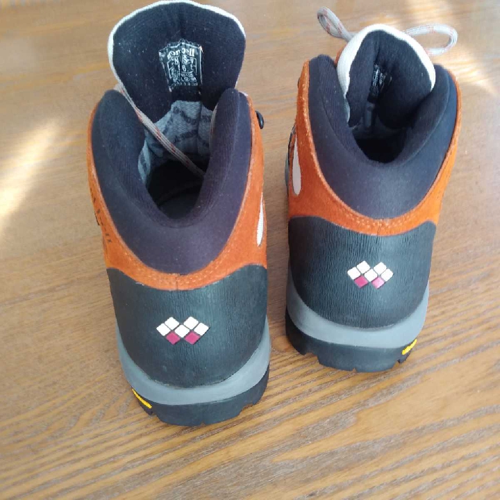 รองเท้าบูท Mont-bell Gore-Tex Tioga ผู้หญิง 23.5 ซม ไซต์ 37-38-39