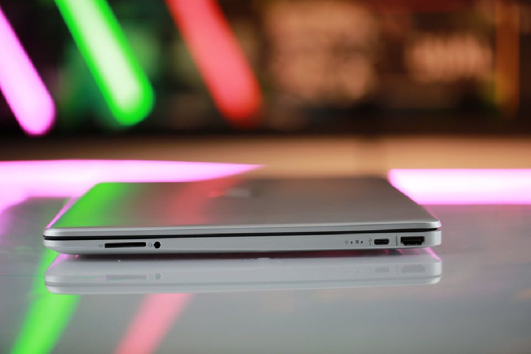 โน๊ตบุ๊ค (อัลตร้าบุ๊ค) CORE i7 GEN10 บาง เบา สวย หรู แรง เหมาะกับพกพา เรียนออนไลน์