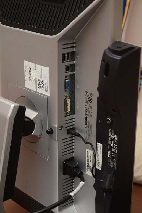 จอคอมDell UltraSharp 2208WFP LCD Monitor 22นิ้ว