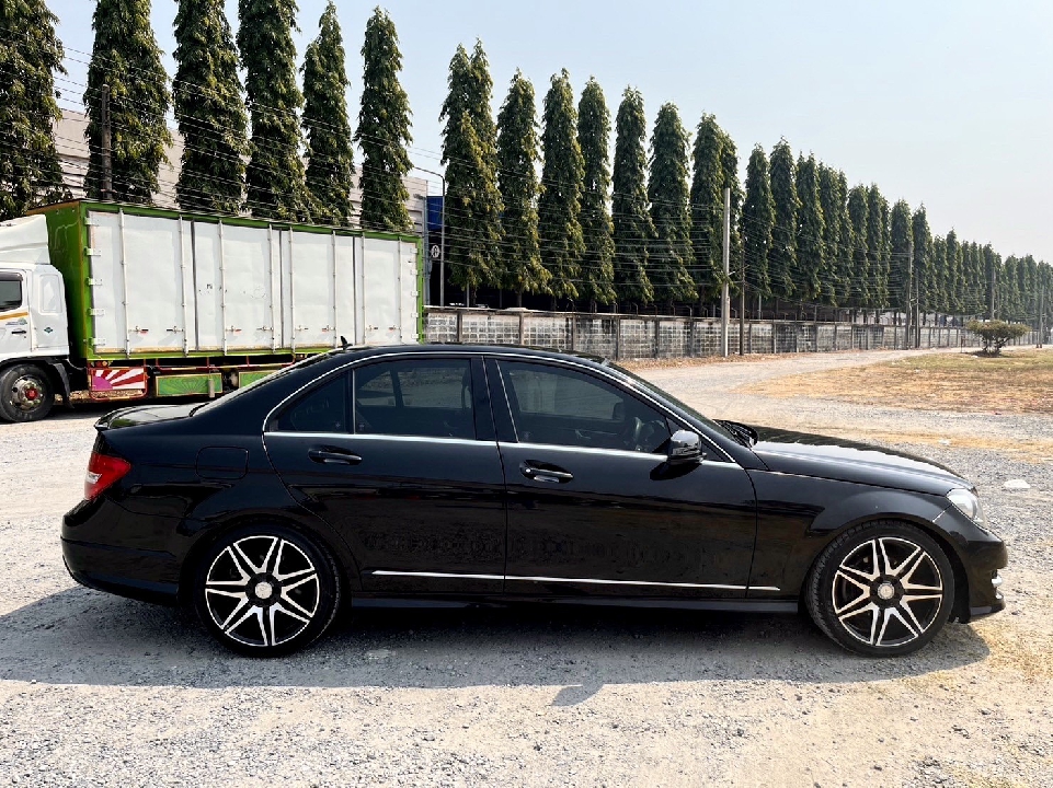 Mercedes Benz C-Class 250 CGI 1.8 AMG W204 เกียร์ออโต้ ปี2014 สีดำ