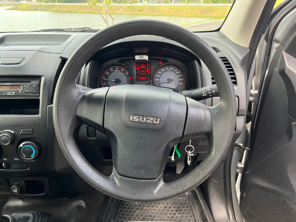 ISUZU D-MAX SPARK 1.9 Ddi S ABS MT