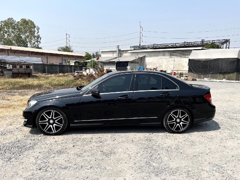 Mercedes Benz C-Class 250 CGI 1.8 AMG W204 เกียร์ออโต้ ปี2014 สีดำ