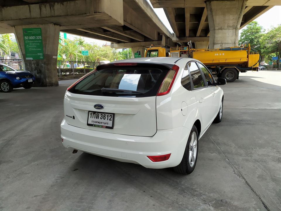 รถ FORD FOCUS 1.8 ปี 2013