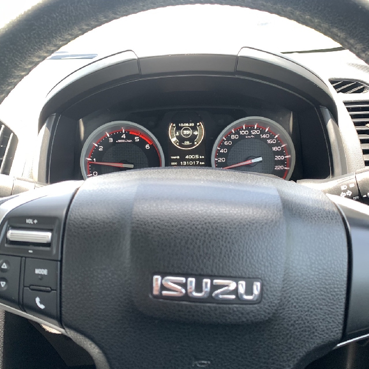 ISUZU D-Max 1.9 Z-Prestige Navi 4ประตู Hi-Lander 2015 สวย เดิม น็อตไม่ขยับ เช็คศูนย์ทุกระยะ