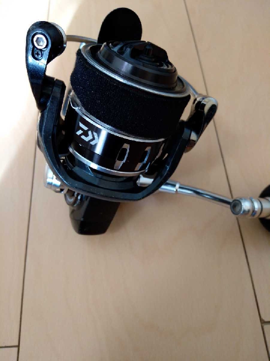 รอกตกปลา Daiwa 16 Catalina 4000H พร้อมอุปกรณ์การใช้งานดีสินค้าหายากสุด ๆ